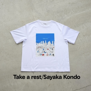 ＜新登場＞VOICE GATHERING アートプリントT-Shirt(Take a rest・Mサイズ・1枚) Tシャツ 半袖 トップス ホワイト 白 クルーネック M L サイズ アート デザイン 前面 プリント アーティスト デザイナー 【m103-01-sayaka01-Ｍ】【パルファン】
