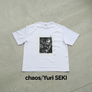 ＜新登場＞VOICE GATHERING アートプリントT-Shirt(chaos・Lサイズ・1枚) Tシャツ 半袖 トップス ホワイト 白 クルーネック M L サイズ アート デザイン 前面 プリント アーティスト デザイナー 【m103-01-seki01-L】【パルファン】