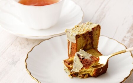 ＜極上ケイクピスタチオ＞翌月末迄に順次出荷 【c1543_ry】1本 ピスタチオ ケイク ケーキ お菓子 おやつ 洋菓子 スイーツ 冷凍 宮崎県 高鍋町