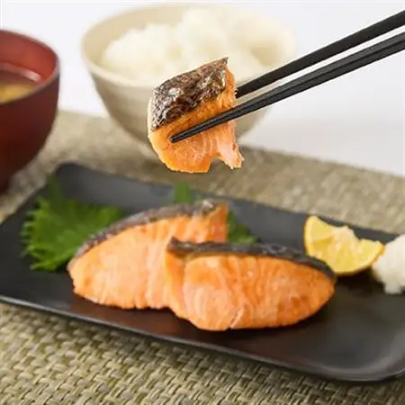 【直火焼き魚】銀鮭塩焼き ハーフカット 20切入 加熱済【配送不可地域：離島】【1699071】