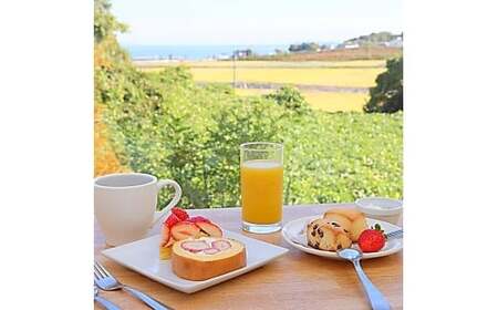 まるは食堂 マルハリゾート いちごの丘『いちご狩り』3歳～未就学児用ご招待券(1名様用) いちご いちご狩り 章姫 かおり野 甘い 完熟 新鮮 穫れたて 香り豊か 自然