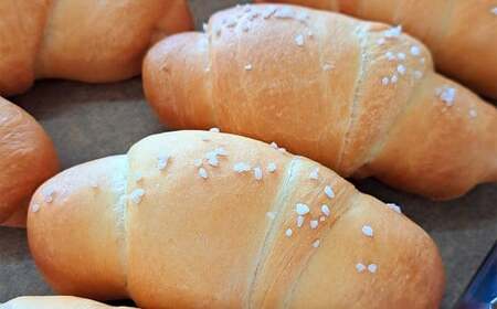 のんびりパン屋自慢の塩バターパン 20個 セット （ハード 10個、ソフト 10個） 2種類 パン ぱん 塩バターパン 塩パン 食べ比べ 冷凍 福岡県 筑後市