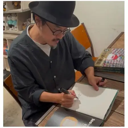 100にんのサンタクロース/100にんのサンタクロースの12かげつ　サイン入り絵本2冊セット【1701436】