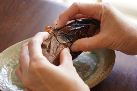 【2026年先行予約】甲州芋徹の超熟成・冷凍焼き芋 5~6本入（個包装）/ Inakakara -Farm to Table-　焼いも 1kg以上 個包装 さつまいも 紅はるか 蜜 栽培期間中農薬不使用 化学肥料不使用 ねっとり 濃厚な甘さ 低温熟成 遠赤外線 石焼 山梨県 北杜市 [h364]