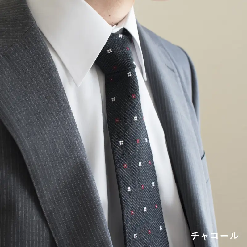 シルクネクタイ（花柄ドット チャコール）