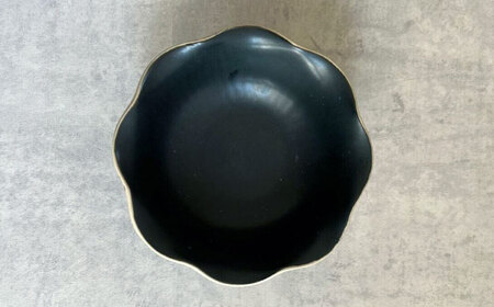【瀬戸焼】 フリル高台鉢 (黒) 2個 【カネ三商店】 / 食器 皿 鉢 ギフト / 瀬戸市[BBDD073]