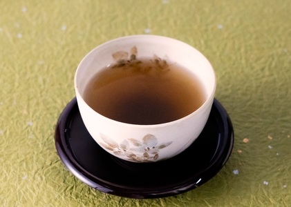 手摘み粉末茶 3種セット 粉末緑茶 粉末ほうじ茶 抹茶 各1缶(30g) 水でも溶ける 自然仕立て 希少 芳醇な香り 香ばしさ 上品な香り 贅沢 ホット アイス 急須いらず 手軽 本格的 ティータイム おもてなし 贈り物 富士山麓 小林園 富士市 [sf002-589]