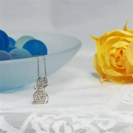 『宝石の街 甲府』プラチナ ダイヤモンド0.28ct  猫 ペンダントネックレス(HH018782)【配送不可地域：沖縄県】【1441301】
