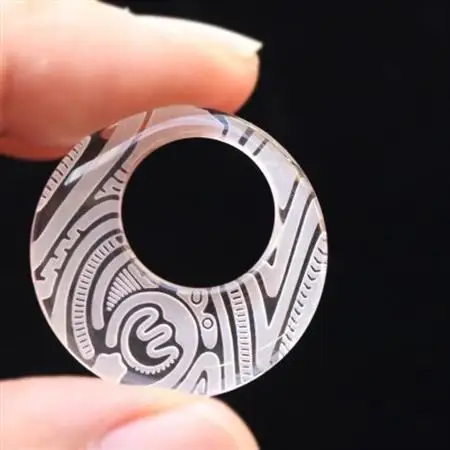 【Do_goods】縄文土器の文様を刻む 水晶とオニキス アミュレット  659-989【配送不可地域：離島・沖縄県】【1565335】