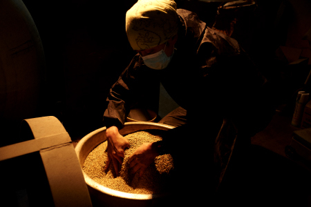 木桶二年熟成 有機国産丸大豆醤油４本セット【醤油 しょうゆ 4本 セット 国産  無添加 調味料 詰め合わせ 化学調味料不使用 安心 安全 料理 贈り物 プレゼント ギフト 】