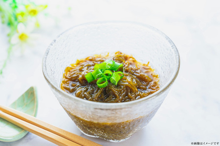 もずく 伊江島産 梅かつお味 80g 6p 計480g [伊江漁業 沖縄県 伊江村 ie47bde290005]