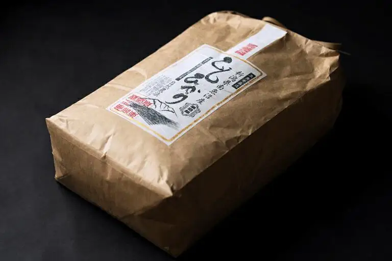 【令和7年産】【玄米】自然農法/化学肥料不使用の南魚沼産こしひかり5kg　コシヒカリ