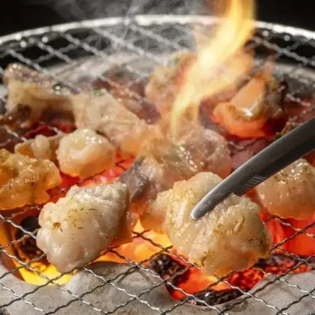 牛肉バラエティーセット 1kg(カルビ・中落カルビ・タン・マルチョウ 各種250g)【配送不可地域：離島】【1725884】