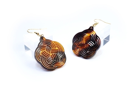 【 べっ甲 】 《 Mizuhiki シリーズ 》 Plum Knot ピアス ／ ジュエリー 天然素材 光沢 装飾 ファッション アクセサリー 小物 装飾品 オシャレ