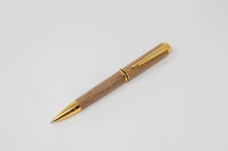 ふるさとの木を身近に感じる《アベマキボールペン -honest-》 1本（ペン用ケース入り） | ツバキラボ ペン 文具 文房具 筆記用具 ケース入り ボールペン 贈り物 ギフト M44S29