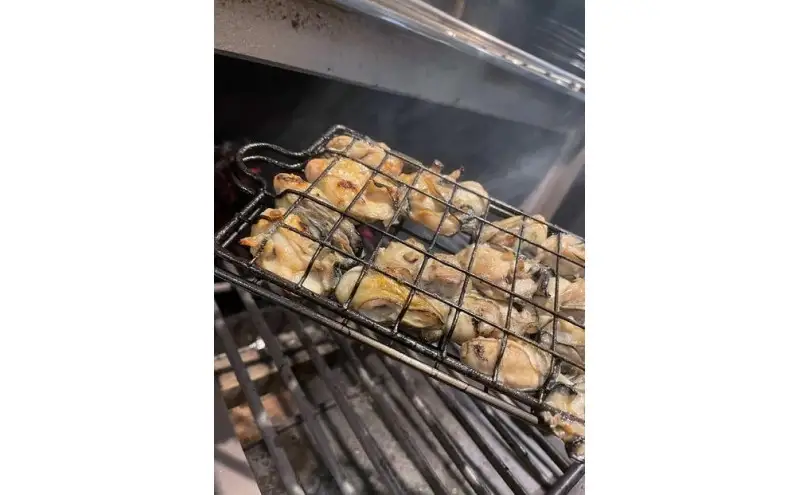 【福岡市】レストラン手作り　牡蠣の炭火焼オイル漬け缶詰　4缶セット×2箱