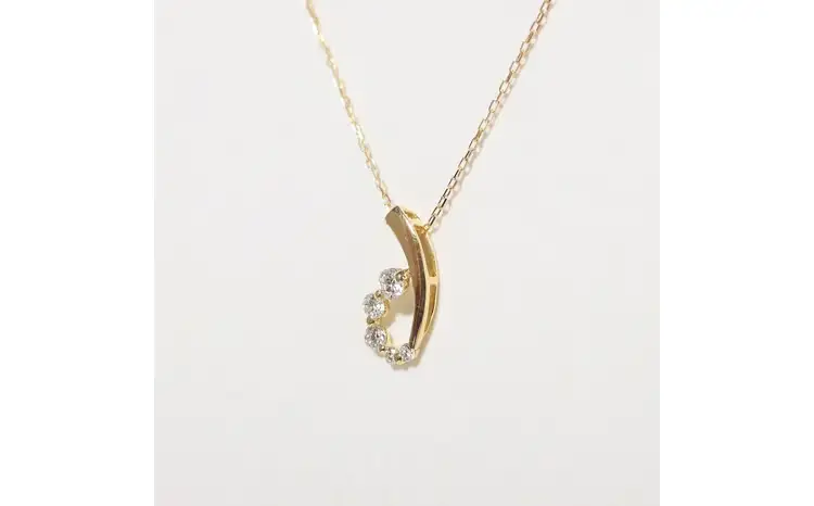 K18 0.12ct グラデーションダイヤモンドペンダント 山梨県 甲斐市 BQ-205