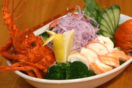 【 冷凍 伊勢海老 】天然 伊勢海老 1.0kg（2～4尾） 黒潮町 ［1083-2］