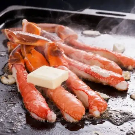 食卓彩る 生冷凍 本ずわい蟹の詰め合わせ 計4kg【カット済み】【配送不可地域：離島】【1735354】