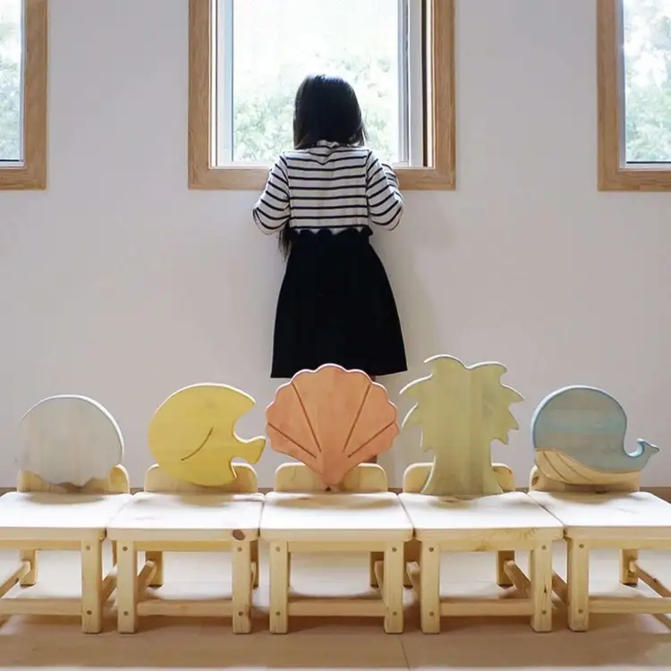 木製キッズチェア 『こども椅子』（かいがら ピーチ色） │パイン材 ハンドメイド 子供用 キッズチェア おしゃれ 子供用家具 WoodPark 和歌山県美浜町