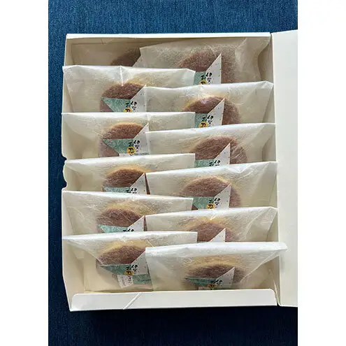 【話題の新商品】伊賀のお忍びオヤツ24個入り（12個入×2箱） 名張土産 伊賀土産 和菓子 おやつ スイーツ 伊賀 どら焼き 忍者 忍 手裏剣 クルミ キャラメル 三重県 名張市