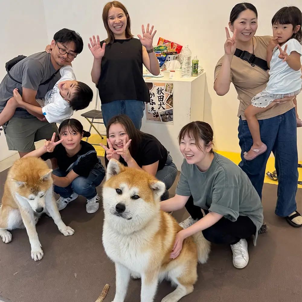 《旧大館市地区対象》【手ぶらでOK！タクシー周遊】 料亭のきりたんぽ鍋と秋田犬モフモフふるさと体験〈大館の魅力を満喫！2時間コース〉（2名分） 【425P8401】
