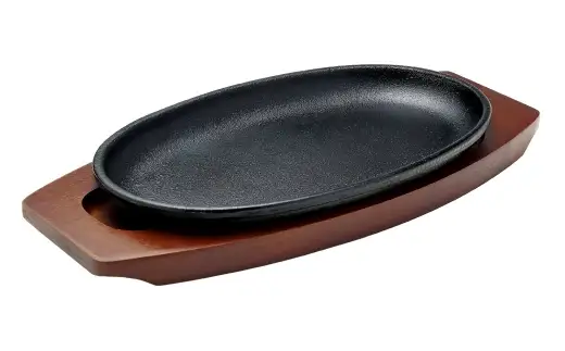 トキワ鉄器 ステーキ皿 （ 木台タイプ ） IH対応 小判小 24cm 301 くわな鋳物 職人 蓄熱性 保温力 プレート お皿 皿 食器 オシャレ 日常使い 重厚感 伝統 匠の技 鉄板 食卓 家庭用