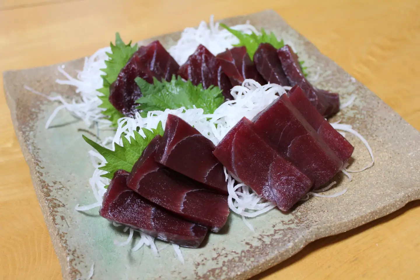 広尾産 本まぐろの刺し身（赤身400g）【まぐろ　国産　天然　本マグロ　黒マグロ　クロマグロ　黒まぐろ　冷凍】(AM0016)