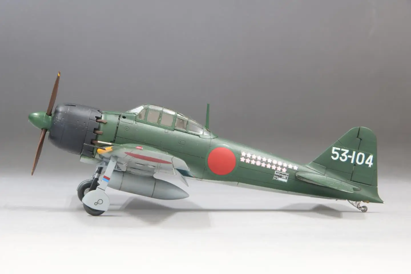 帝国海軍 零式艦上戦闘機五二型 （三菱製・中期型）