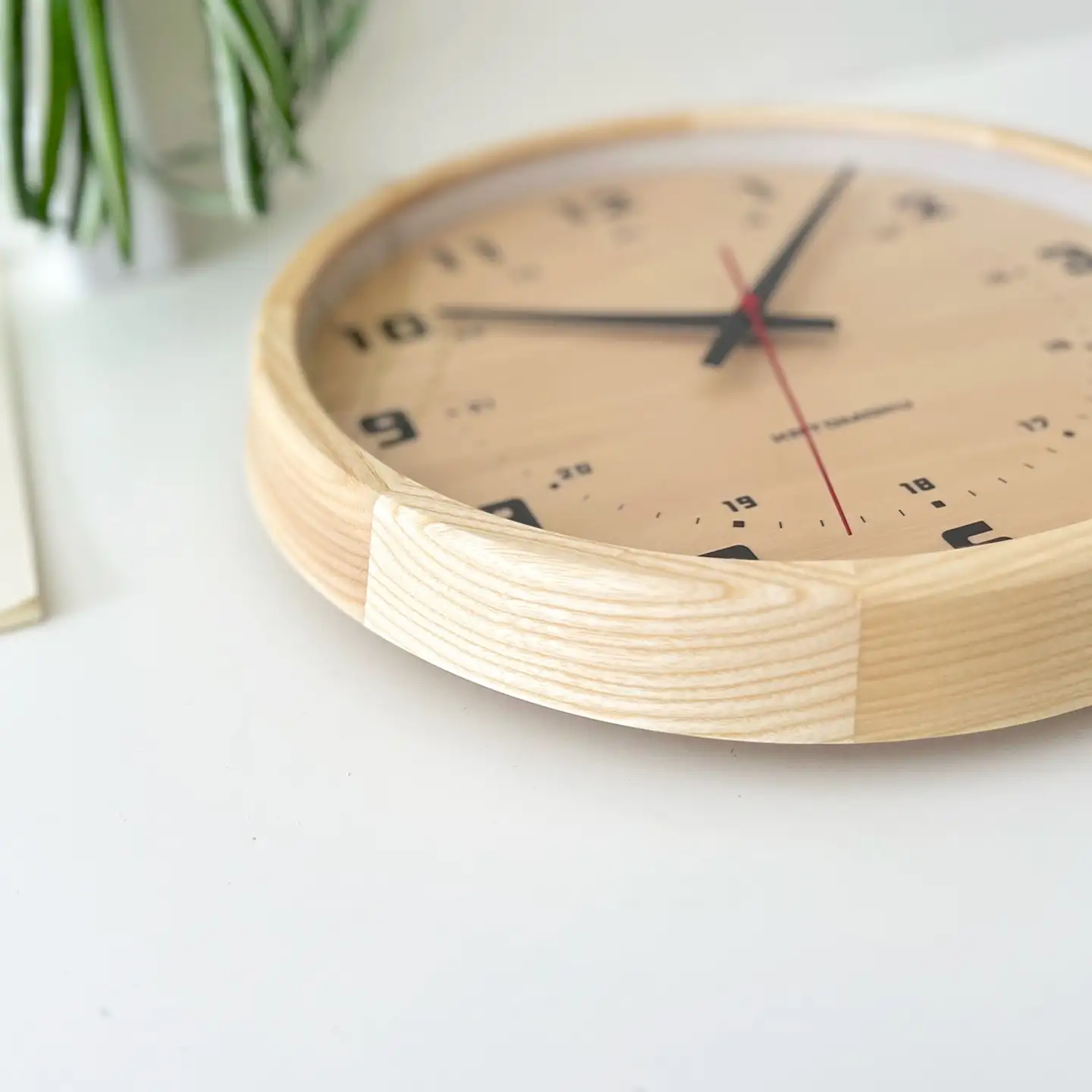 KATOMOKU muku clock 8 ≪km-81NARCS≫木製掛け時計(ナチュラル/SKP電波スイープムーブメント(連続秒針))【R7558】