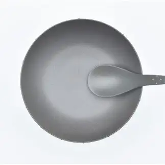 有田焼 究極のラーメン鉢ペア（レンゲ付）七宝繋ぎ【まるぶん】食器 器 うつわ 磁器 陶磁器 麺鉢 ラーメン鉢 丼 丼ぶり どんぶり ペア セット モノトーン シンプル おしゃれ A70-193