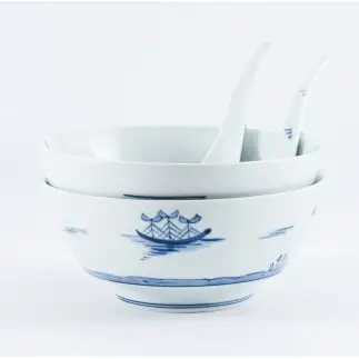 有田焼 究極のラーメン鉢ペア（レンゲ付）異人絵【まるぶん】食器 器 うつわ 磁器 陶磁器 麺鉢 ラーメン鉢 丼 丼ぶり どんぶり ペア 染付 手描き モダン A55-171