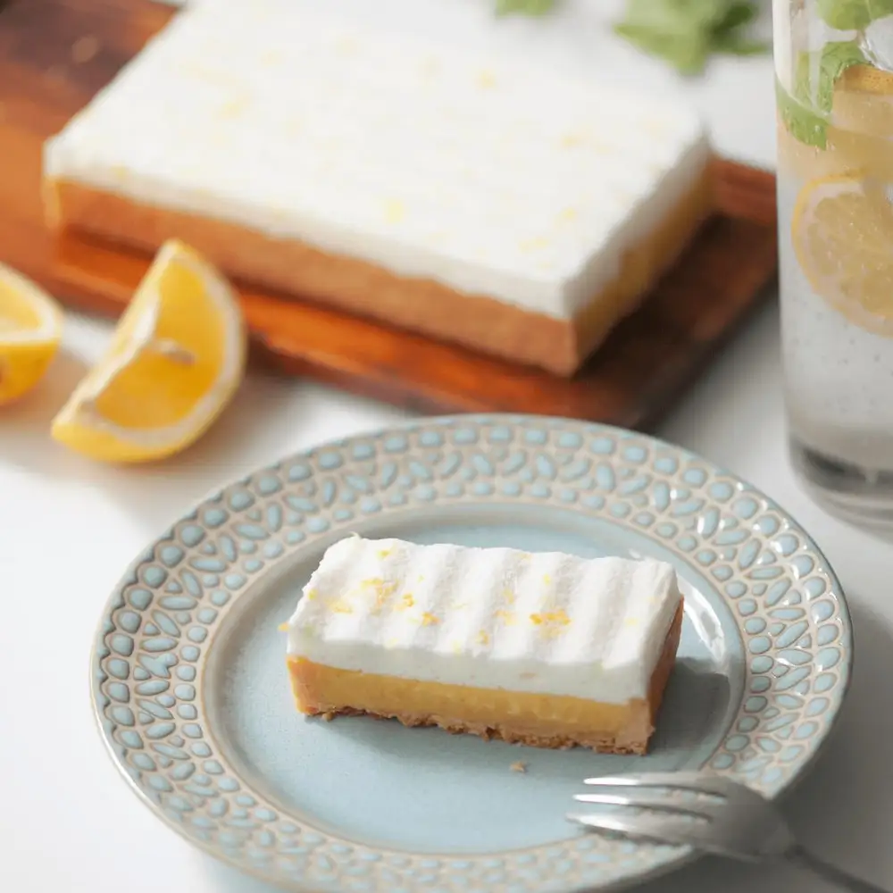 自家製 タルト・オ・シトロン・ムランゲ Tarte au citron et meringue à la crème chantilly