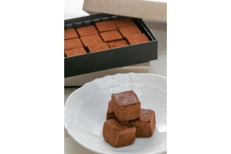 生チョコレート 12コ入り2箱 | スイーツ デザート バレンタイン ギフト 濃厚 カカオ 春日井市 生チョコ