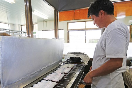 国産 うなぎ 蒲焼 関東風 & 白焼き 計 約260g 冷凍 真空パック 食べ比べ / 中澤商店 / 山梨県 中央市 [21470621] 鰻 蒲焼き 白焼 職人手焼き