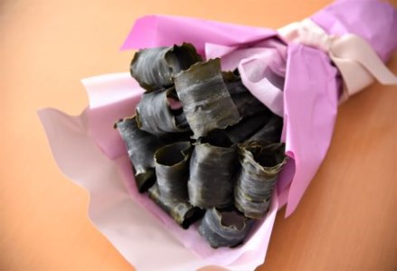 昆布の花束 浦河喜コンブーケ(ミニ)50cmx10本[23-555]