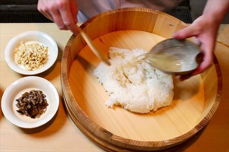 玄界灘の鰆(さわら)そぼろ寿司セット(5～6人前) 九州唐津の日本料理店 花菱からお届け ギフト