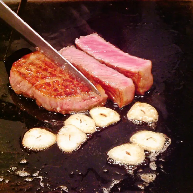 「乾杯スパークリング付き！黒毛和牛と海鮮ペアコース」ニュー松坂布施本店スペシャルペアコースお食事券