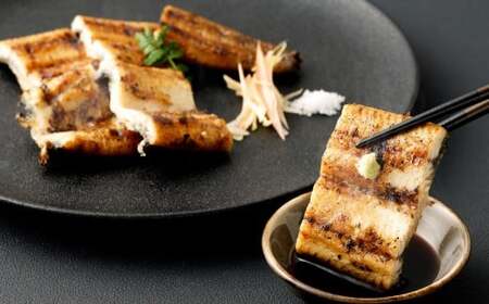 ＜職人手焼き九州産うなぎ 白焼き2尾（4切れ）計260g前後＞翌月末迄に順次出荷【c695_sk_x2】