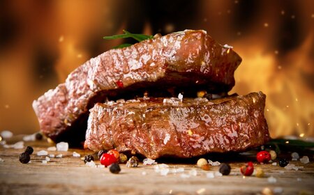 宮崎県産黒毛和牛A4等級以上 高千穂牛サーロインステーキ 250g×2枚 計500g 牛肉 肉 お肉 サーロイン ステーキ ステーキ肉 ブランド牛 和牛 国産牛 国産黒毛和牛 贈り物 贈答 ギフト プレゼント お祝い 内祝い グルメ 記念日 _Tk002-063