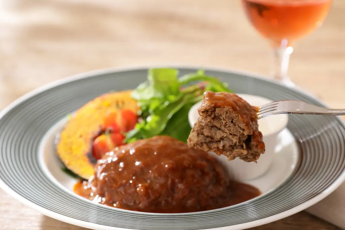 【ハンバーグ】黒にんにくと京たんくろ和牛のハンバーグ　（210ｇ×3袋）デミグラスソース付 牛肉