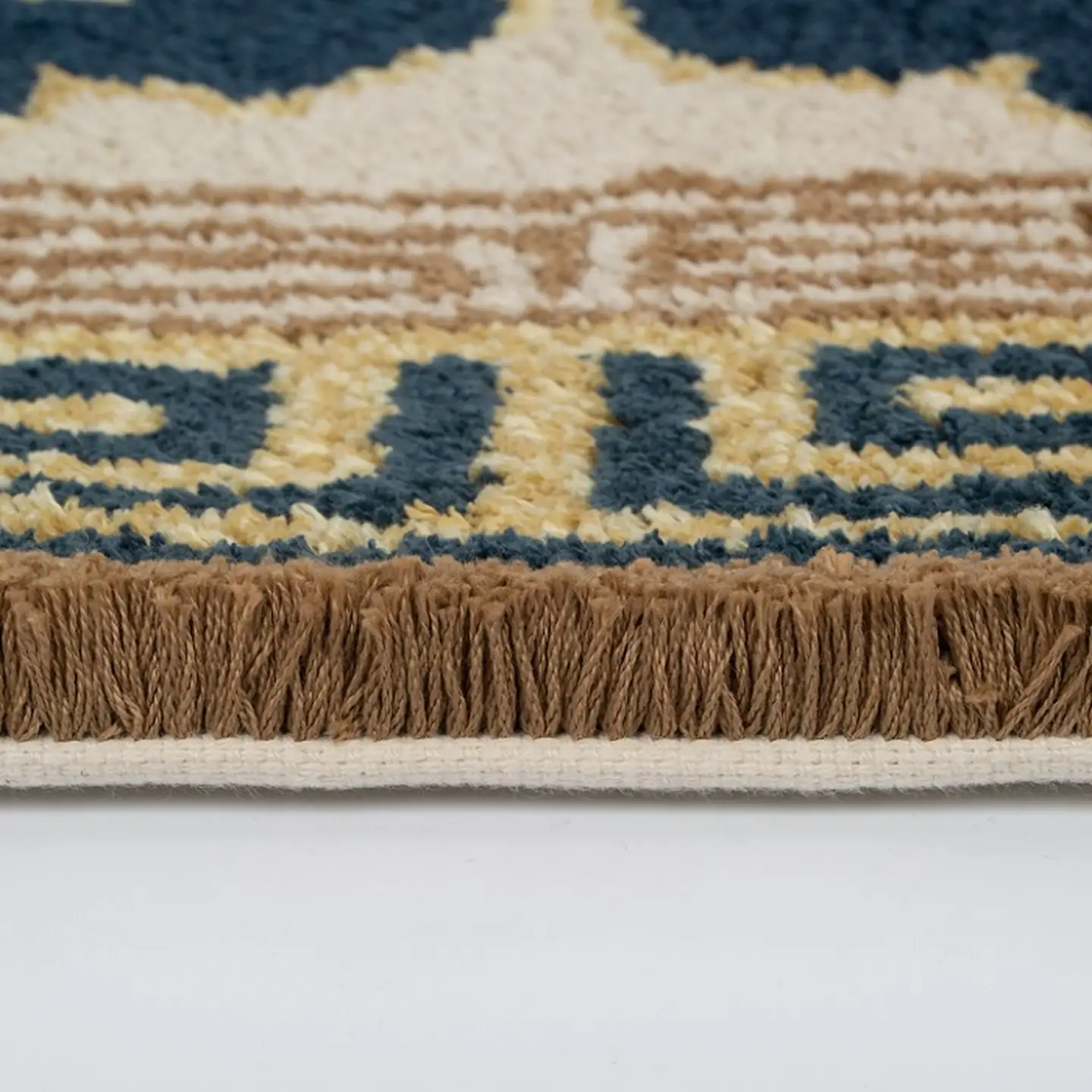 鍋島緞通 [手刺繍] 蟹牡丹唐草縁二重雷文　淡々墨茶地：D127-014