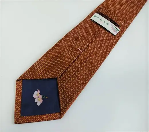 郡内織物「富士桜工房」シルクネクタイ 毘沙門亀甲『えび茶 』