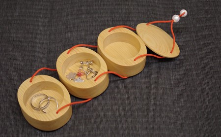 おとも箱 指物益田 小物入れ 薬入れ 薬入れケース アクセサリーケース 収納 薬ケース 小物ケースアクセサリー入れ 持ち運び 携帯用 木製 民芸品 工芸品 伝統工芸品 コンパクト 日用品 雑貨 東京 東京都 墨田区