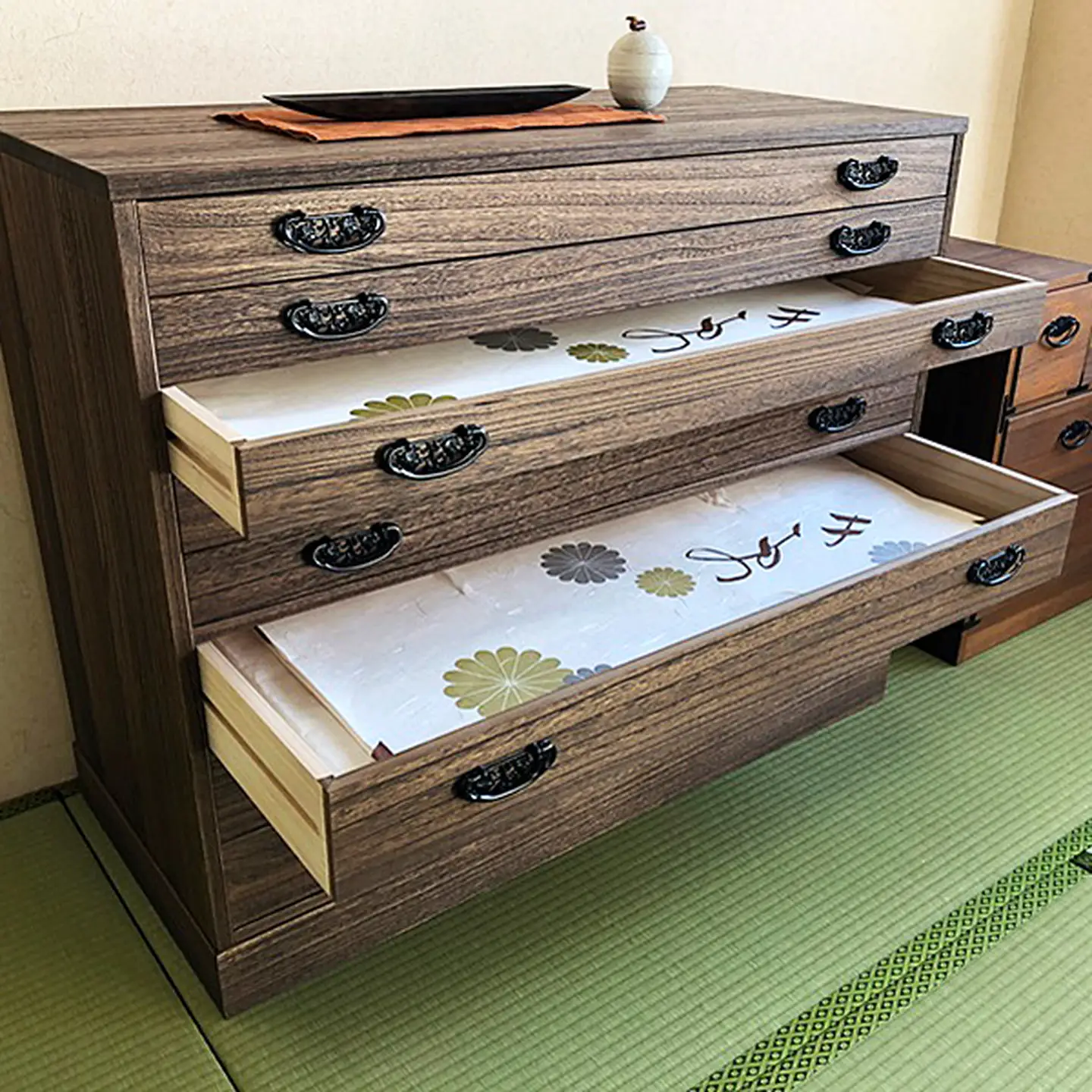 桐たんす 時代仕上げ総桐タンス 浅深8段：C298-002