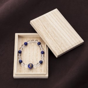 山梨県甲府市にて製作　ラピスラズリのアマビエブレスレット　愛らしいお守り