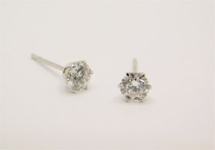 プラチナ900 ダイヤモンドピアス(Dカラー・0.5ct）K027904-H | 山梨県
