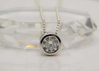 HPｔ950（ハードプラチナ950）【D SI EX H&C】ダイヤモンド0.2ctフクリンペンダント K027916-H