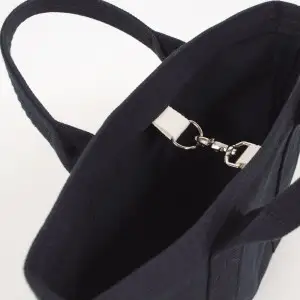 【トラック幌用の糸を使用】シンプル自立トート（ブラック）　/国産4号帆布　　[B-tote2 S] T03040_1