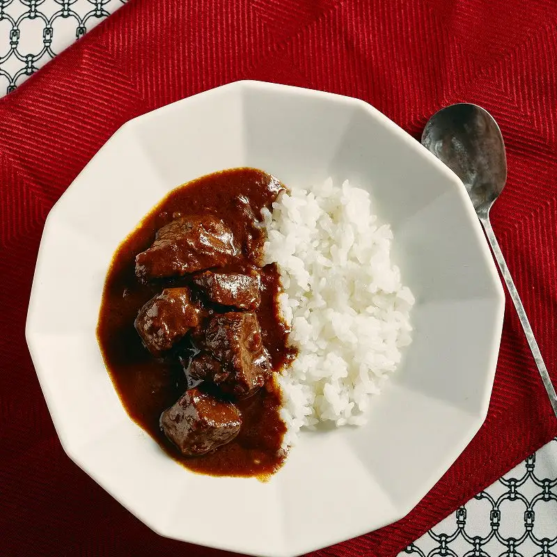 肉屋が育てる神戸牛高級カレー缶セット〈ビーフカレー 神戸牛 牛肉 牛タンシチュー 缶詰 家飲み 高級カレー おすすめ プレゼント 本格カレー 美味しい 送料無料 カレー お取り寄せ〉【2401I00101】
